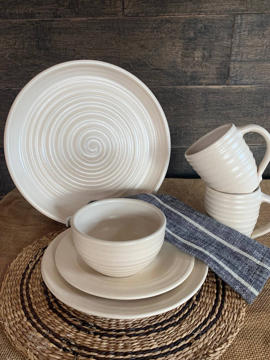 Farmhouse Ridges Serving Bowl - Drift White