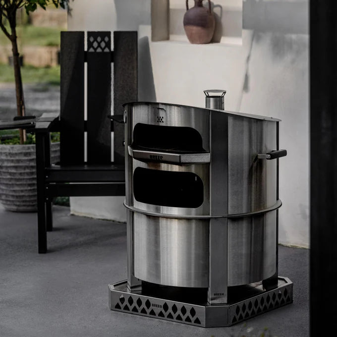 Live-Fire Wood Outdoor Pizza Oven